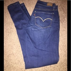 Levi Jeans - Skinny - Size 5